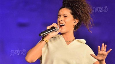 سمر طارق تغني تتر مسلسل سفاح الجيزة في حفلها بمهرجان القلعة (صور) 