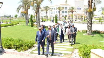 رئيس جامعة المنصورة الأهلية يستقبل لجنة تقييم كلية تكنولوجيا العلوم الصحية (صور)