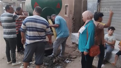 استجابة لشكوى المواطنين، تسليك وشفط مياه الصرف بقرية ميت ميمون في الغربية