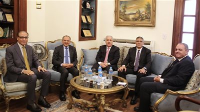  رئيس الوطنية للصحافة ومحافظ الجيزة يناقشان سبل التعاون المشترك (صور) 