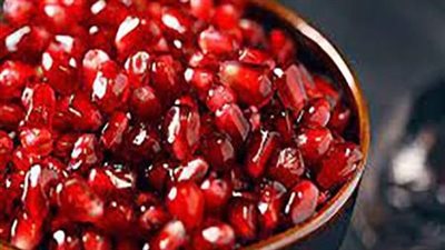 فوائد الرمان، يقاوم التهابات المعدة ويحمي من أمراض القلب والسرطان 