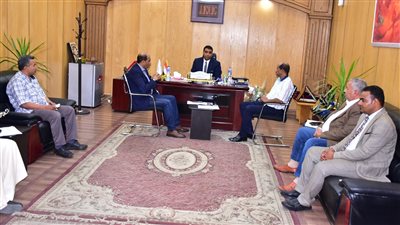  نائب محافظ الأقصر يناقش خطط تفعيل المبادرة الرئاسية «بداية»