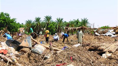 انهيار سد أربعات، كارثة مدمرة في السودان والبرهان يتفقد المناطق المتضررة (صور)