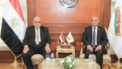 رئيس مجلس الدولة يزور رئيس هيئة النيابة الإدارية لتعزيز التعاون القضائي 