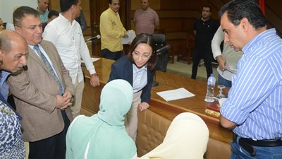 محافظ البحيرة تواصل لقاءاتها الأسبوعية لتلبية احتياجات المواطنين وحل مشكلاتهم 