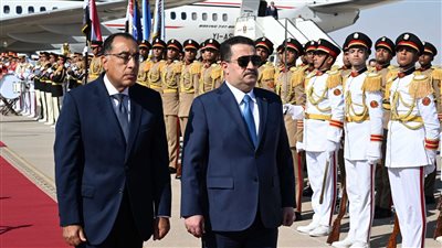 رئيس الوزراء يستقبل نظيره العراقي بمطار العلمين الدولي (صور)