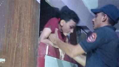 الحماية المدنية تنقذ طفلا احتجز داخل أسانسير برج سكني بالوادي الجديد (صور)