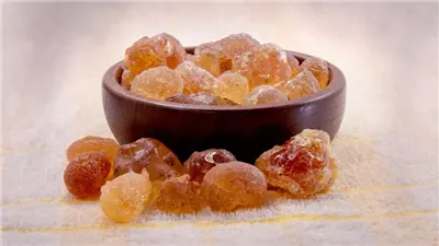 فوائد الصمغ العربي، يخفض الكوليسترول والسكر بالدم ويدخل فى صناعات عديدة 