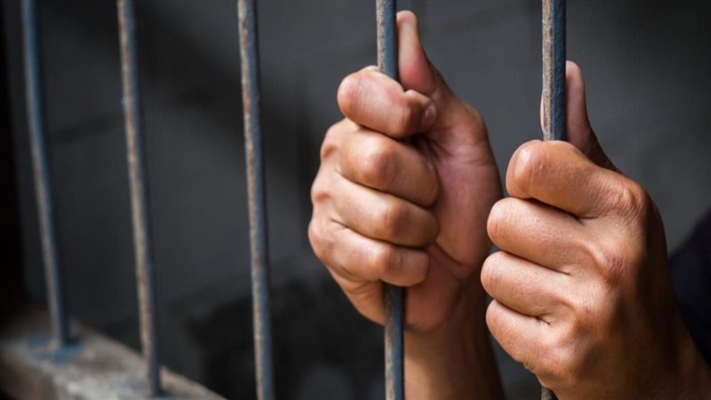 المشدد 15 سنة لعاطل،