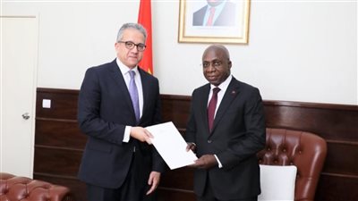مرشح مصر لمنصب مدير عام اليونسكو يزور أنجولا