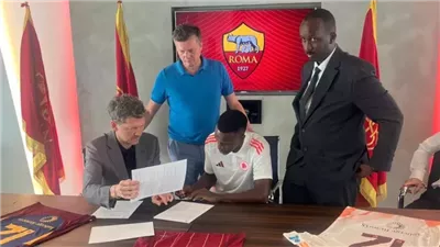 أول لاعب سعودي بالدوري الإيطالي، روما يتعاقد مع نجم نادي الهلال