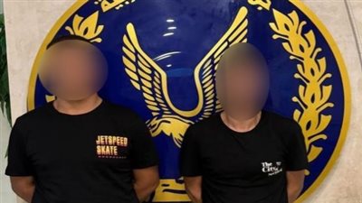 الأمن يكشف ملابسات القبض على قائد سيارة وآخر لقيامهما بحركات استعراضية وإشعال الألعاب النارية