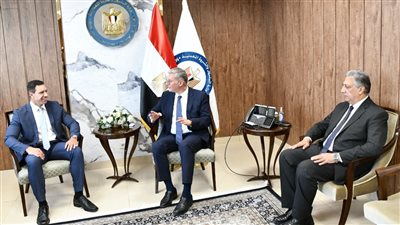 وزير البترول يستقبل وفد من 