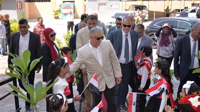 محافظ الإسماعيلية يبحث الاستعداد للعام الدراسي الجديد