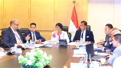 لجنة إعداد مشروع اللائحة التنفيذية لقانون رعاية حقوق المسنين تعقد اجتماعها الأول