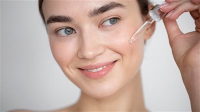 أفضل زيوت طبيعية للبشرة الجافة، وطرق استخدامها