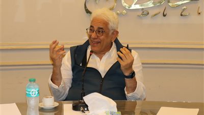 حسام بدراوي عن حزب الجبهة الوطنية: لا معارض ولا موالي طب يعني إيه؟