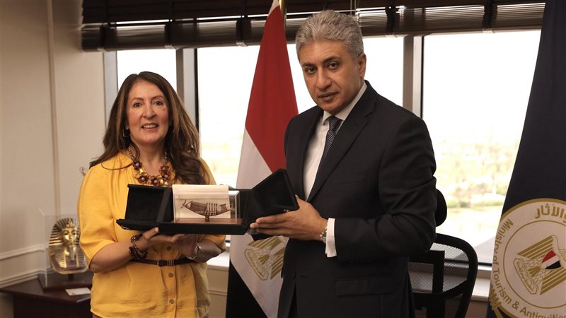 وزير السياحة والآثار