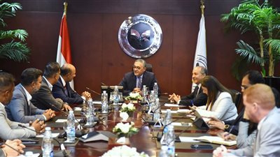 هيئة الاستثمار وشركة بلاك آند ديكر تبحثان إنشاء أول مصنع للمعدات والأدوات الكهربائية