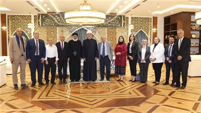 مفتي الجمهورية يبحث مع لجنة شباب بيت العائلة المصرية سبل التعاون المشترك