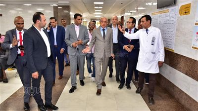 محافظ الأقصر يتفقد المجمع الطبي الدولى ويشيد بالرعاية الصحية (صور)
