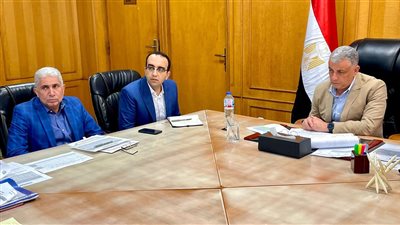 محافظ الإسماعيلية يناقش مستجدات ملف تقنين أراضي أملاك الدولة (صور) 