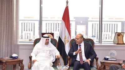 وزير العمل يجري مباحثات بشأن نقل الأيدي العاملة المصرية للكويت