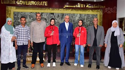 محافظ الأقصر يستقبل الفائزين في البطولات الدولية الرياضية (صور) 