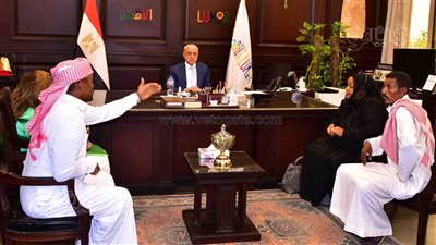 محافظ الأقصر يبحث مطالب أهالي النوبة (صور)