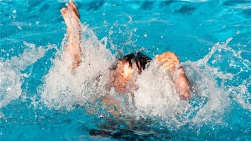 وفاة طفل بحمام سباحة