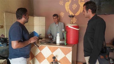 مياه سوهاج تستطلع آراء المواطنين بمركز جهينة حول الخدمات 