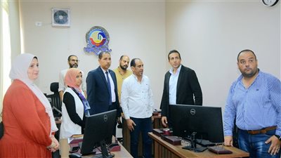 سكرتير عام البحيرة يتابع سير العمل بالمركز التكنولوجي بديوان المحافظة (صور)