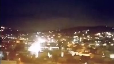 انفجار ضخم عند مدخل مخيم جنين، وقوات الاحتلال تدفع بتعزيزات