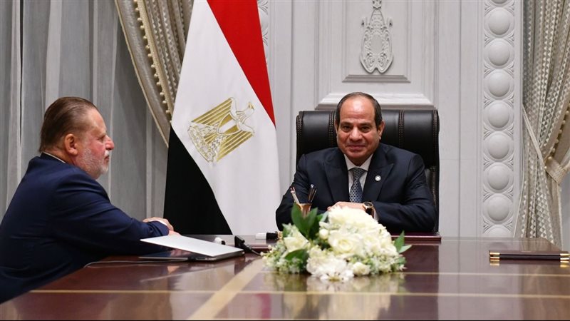 الرئيس السيسي ومحافظ