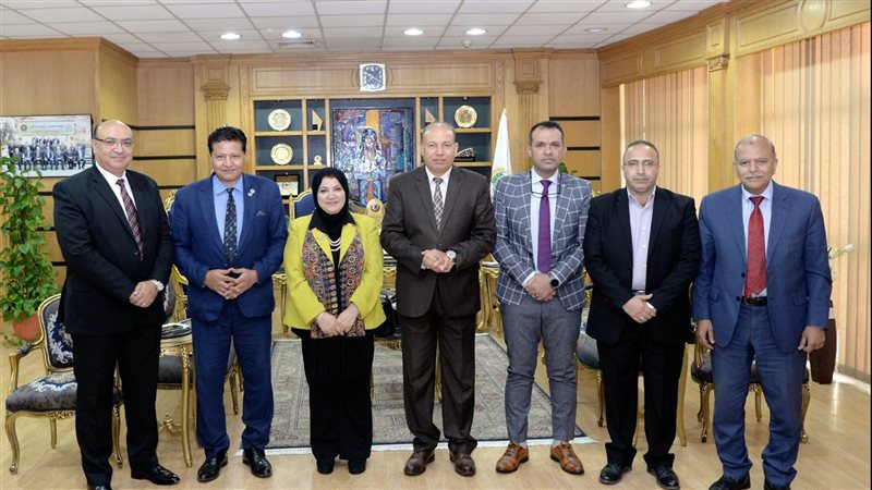 استقبال اللجنة بجامعة