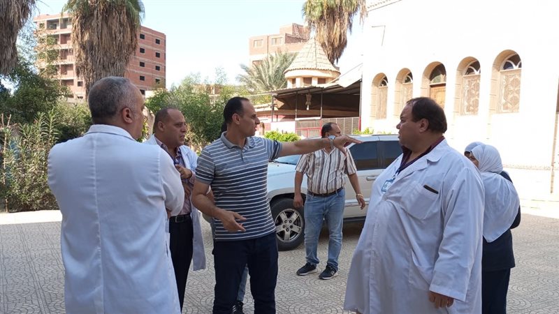 جميعة يتفقد مستشفى