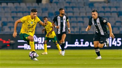 الخليج يتعادل سلبيا أمام الشباب بالشوط الأول في الدوري السعودي 