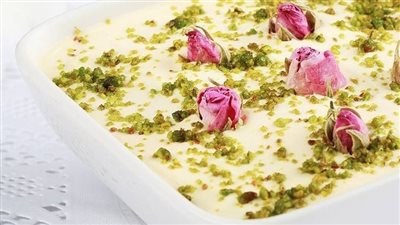 طريقة عمل مهلبية الكريمة بالمستكة وماء الورد، مذاقها لذيذ وسهلة التحضير 