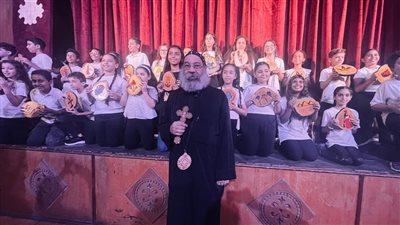 الأنبا رافائيل يكرم أطفال المدرسة الصيفية بكنائس وسط القاهرة