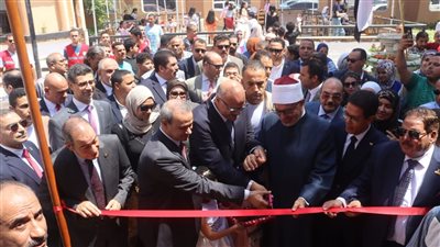احتفالًا بالعيد القومي، مفتي الديار المصرية ومحافظ القليوبية يفتتحان معرض دار المعارف 
