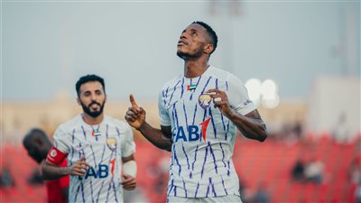 العين يتعادل مع البطائح بثلاثية مثيرة في الدوري الإماراتي 