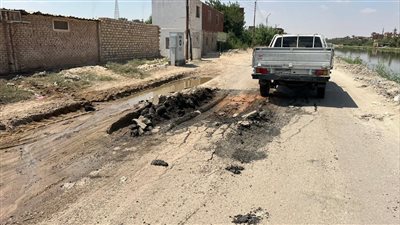 محافظ الإسماعيلية يوجه الوحدة المحلية لمدينة فايد بالتعامل مع هبوط أرضي بطريق الترعة (صور) 