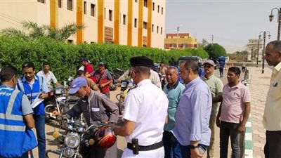 فحص 39 مركبة في قافلة مرورية بواحة بلاط بالوادي الجديد 