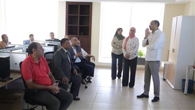 دورات تدريبية لتعريف مديري المديريات بكيفية التعامل مع المنصة الإلكترونية للعمالة غير المنتظمة