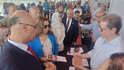 وزيرة التنمية المحلية تطالب العارضين في 