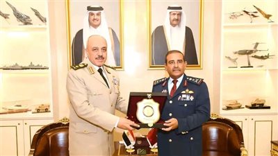 الفريق أحمد خليفة يعود إلى أرض الوطن عقب زيارة رسمية إلى قطر (فيديو وصور)