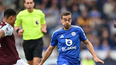 الدوري الإنجليزي، أستون فيلا يتقدم على ليستر سيتي بهدف في الشوط الأول