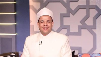 عالم أزهري: متطرفون وراء إثارة فتاوى تحريم تهنئة المسيحيين بأعيادهم