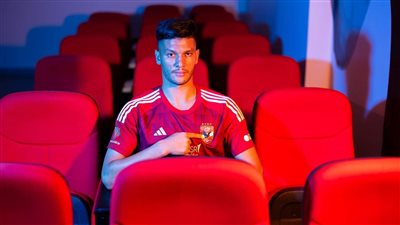 أشرف داري: جماهير الأهلي تهز الجبال وتمنيت اللعب بجوار أبو تريكة وجمعة