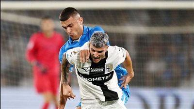نابولي يفوز أمام بارما 2-1 في الدوري الإيطالي (صور)